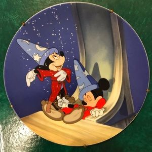 Disney collector plate with hanger